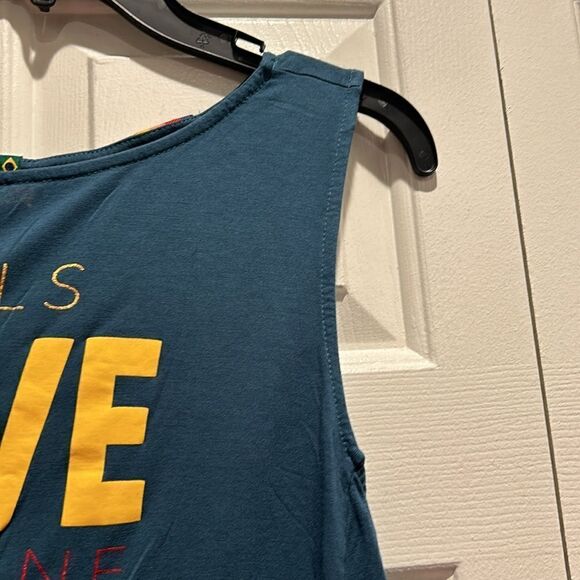 Havaianas “Girls Love sunshine” Tank, Size Large - Picture 3 of 9